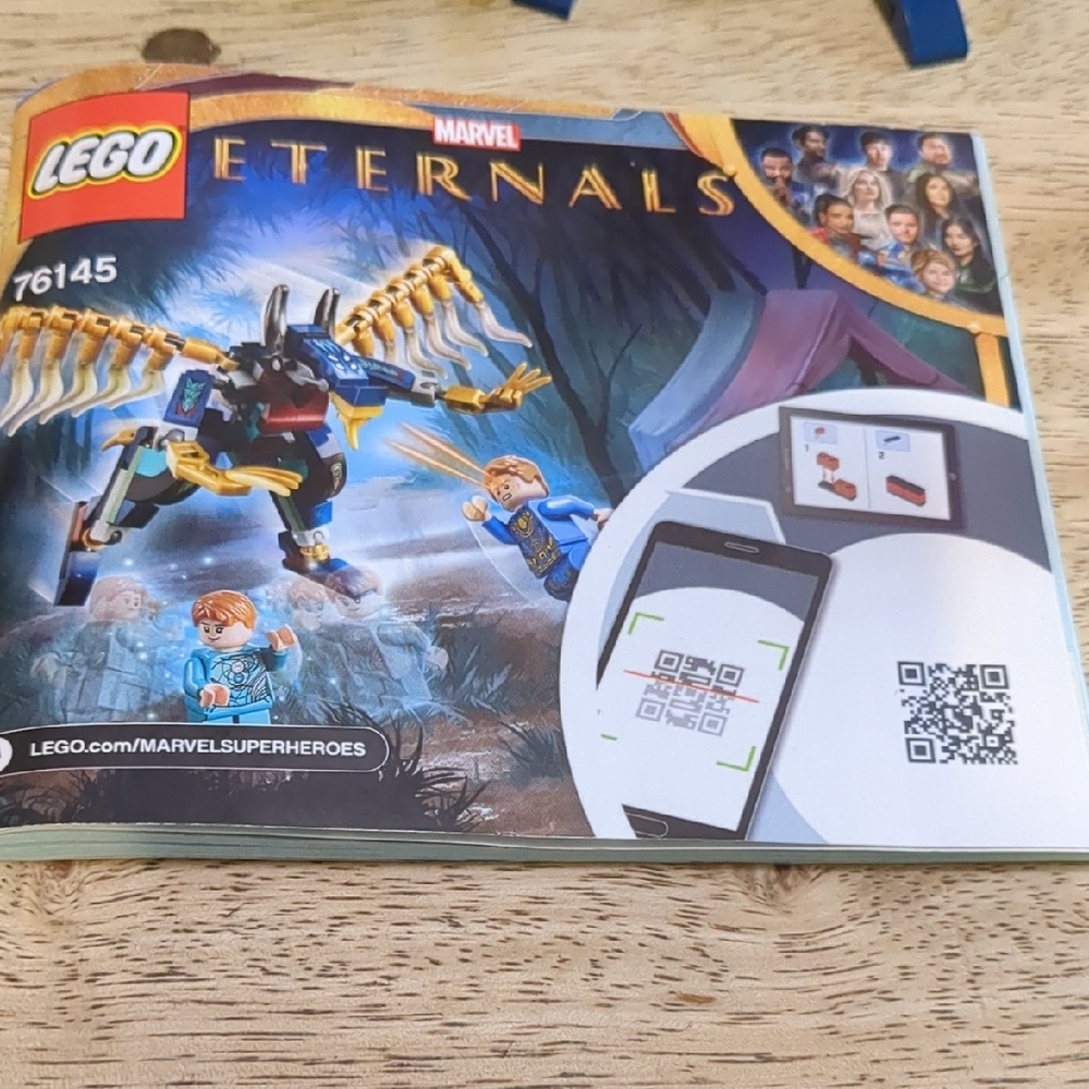 LEGO 76145 — Eternals’ Aerial Assault Gold - Picture 3 of 12